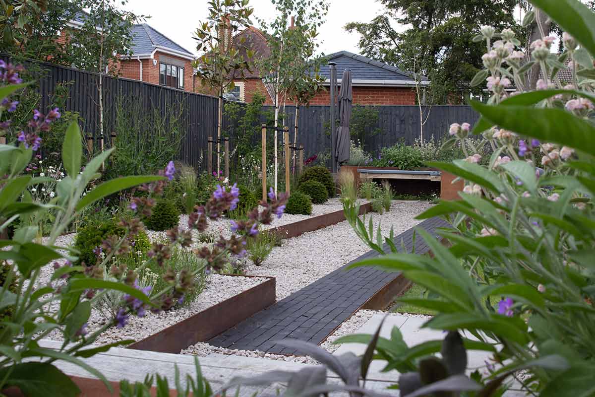 Garden designed by Adam Vetere in Newbury