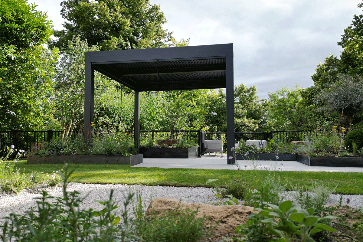 Garden designed by Adam Vetere in Hampshire