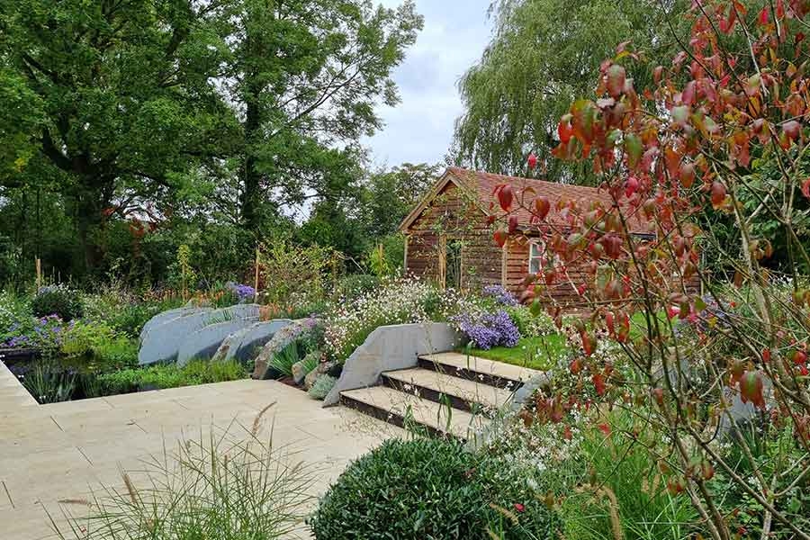 A Contemporary Cottage Garden